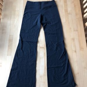 Lululemon solid black Groove pants